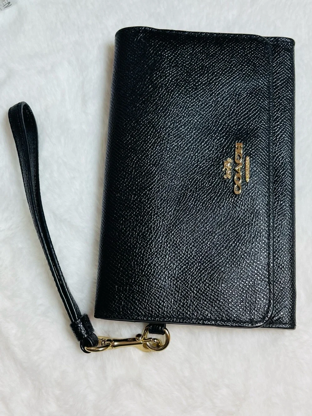 Coach Authentic Classic Black Women's Wristlet Wallet - Sleek Card Organizer